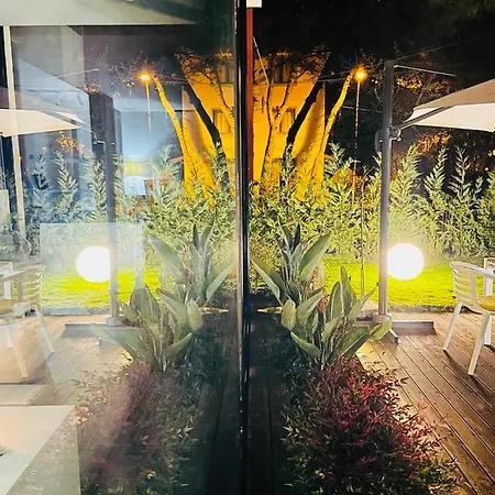 Deluxe Garden At Marea 골렘