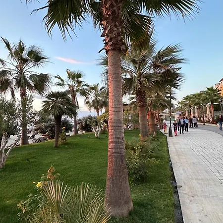 Deluxe Garden At Marea Golem (Tirana)
