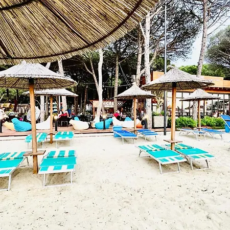 Deluxe Garden At Marea Apartament Golem (Tirana)