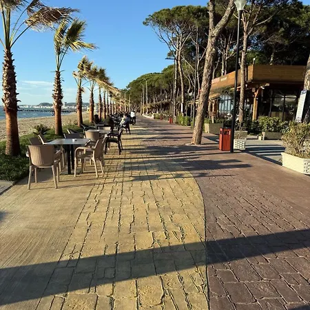 Διαμέρισμα Deluxe Garden At Marea *