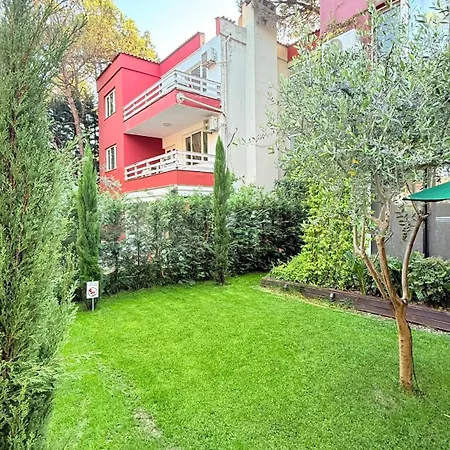 Deluxe Garden At Marea Golem