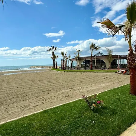 Deluxe Garden At Marea 아파트 골렘