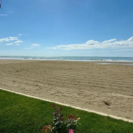 Deluxe Garden At Marea 아파트 *