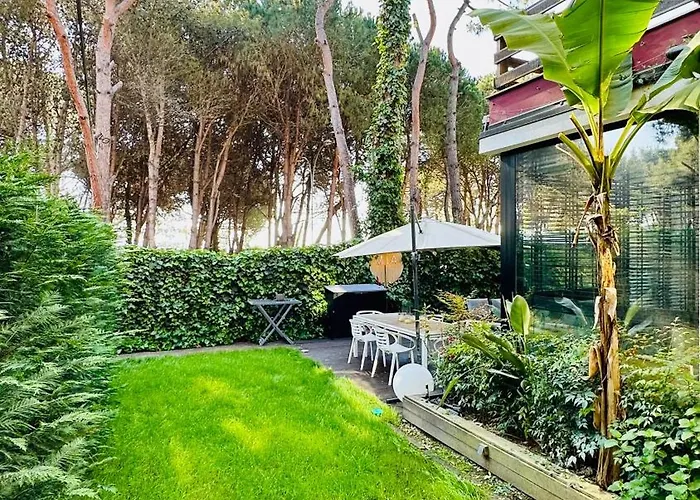 Deluxe Garden At Marea Golem