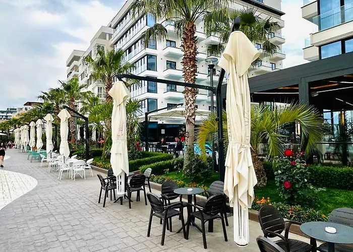 Deluxe Garden At Marea