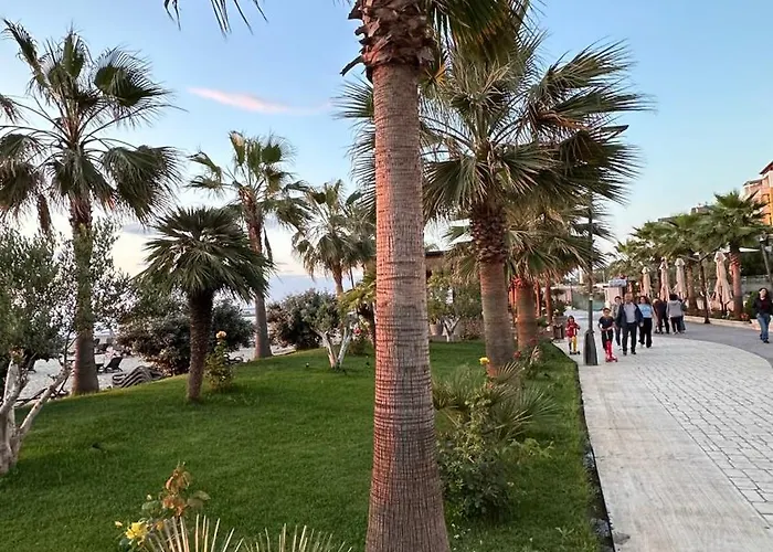 Deluxe Garden At Marea Golem