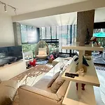 아파트 Deluxe Garden At Marea *
