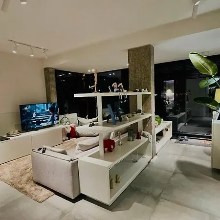 Deluxe Garden At Marea Golem (Tirana)
