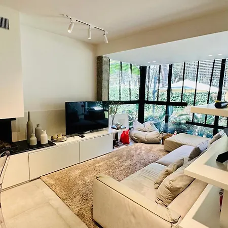 Deluxe Garden At Marea Apartment *