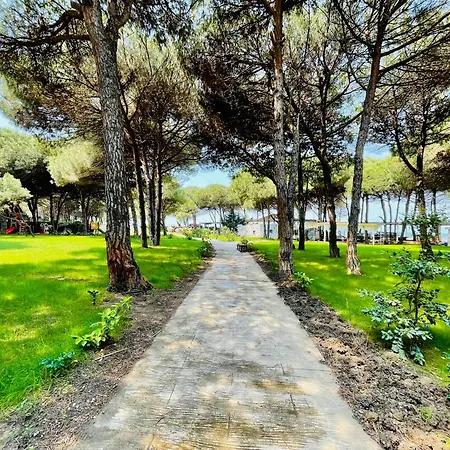 Apartment Deluxe Garden At Marea