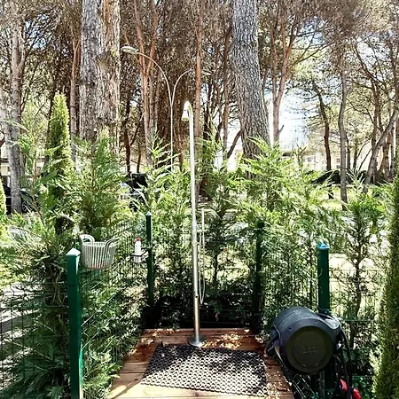 Deluxe Garden At Marea Apartment