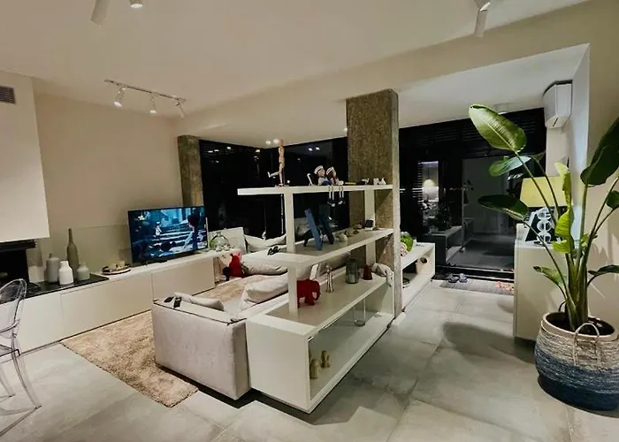 Deluxe Garden At Marea Golem (Tirana)